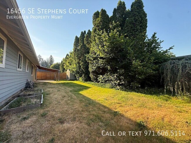 Building Photo - 16456 SE Stephens Ct