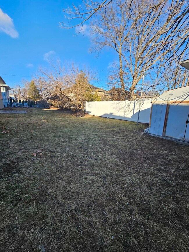 Building Photo - 122 Eckel Rd