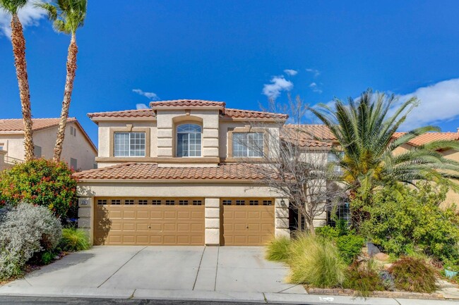 Primary Photo - Spacious 5 bedroom, 3.5 baths with 3-car g...