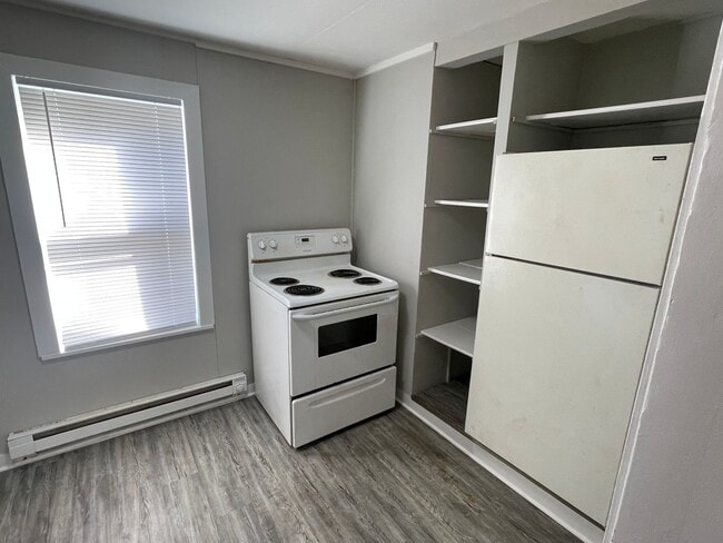Building Photo - 1 Bedroom House
