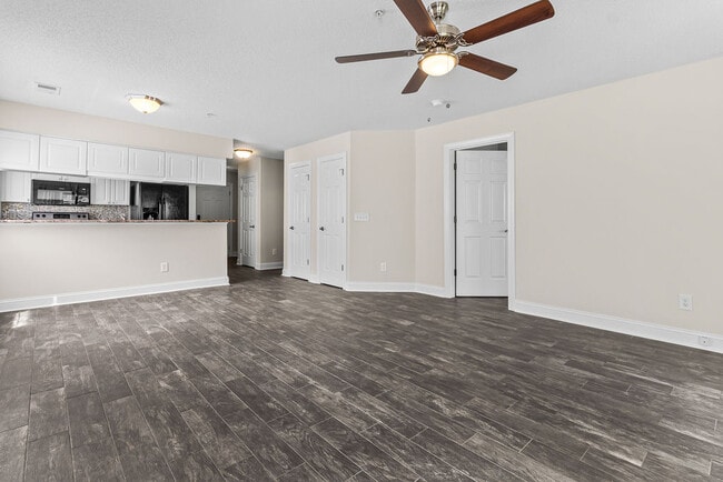 Building Photo - Woodmoor Condo