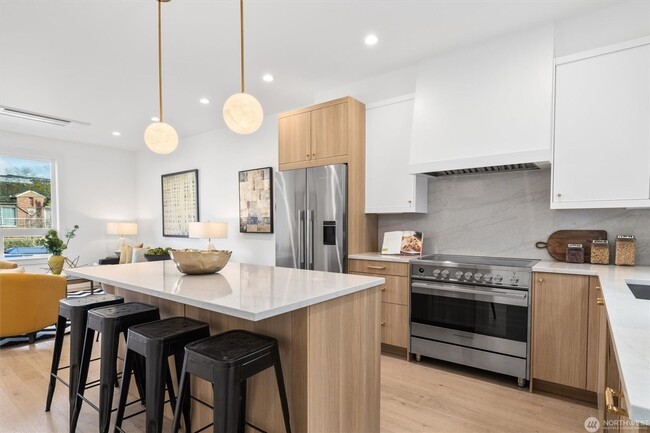 Building Photo - Brand new 2 bedroom with luxury finishes i...