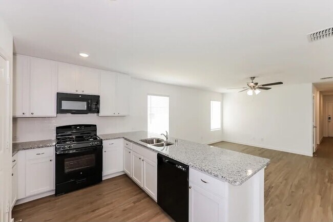 Building Photo - 7133 Landings Edge Rd