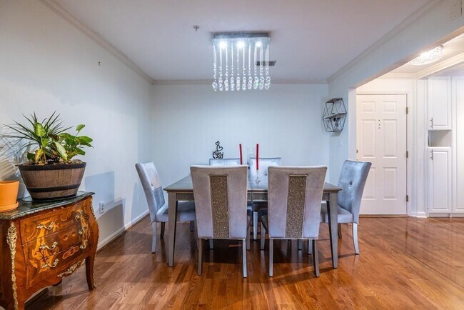 Building Photo - 27301 Plantation Dr NE