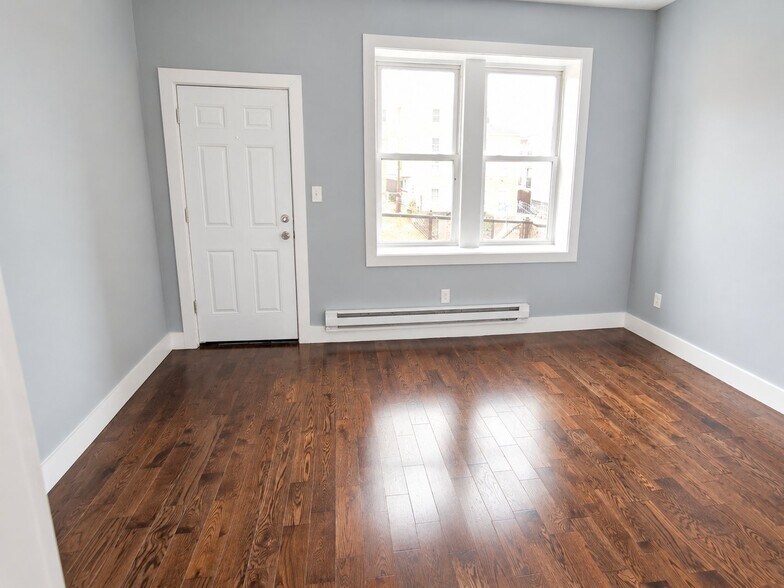 Building Photo - 308 Renner Ave