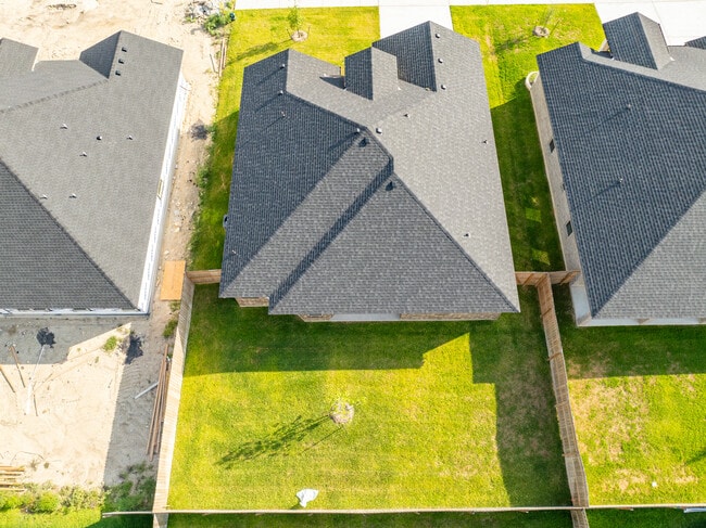 Building Photo - 602 Dred Roger Circle