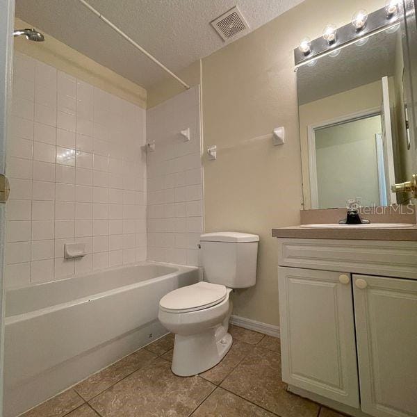 Building Photo - 2715 Fan Palm Dr