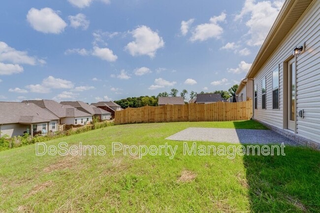 Building Photo - 127 Auxley Ct