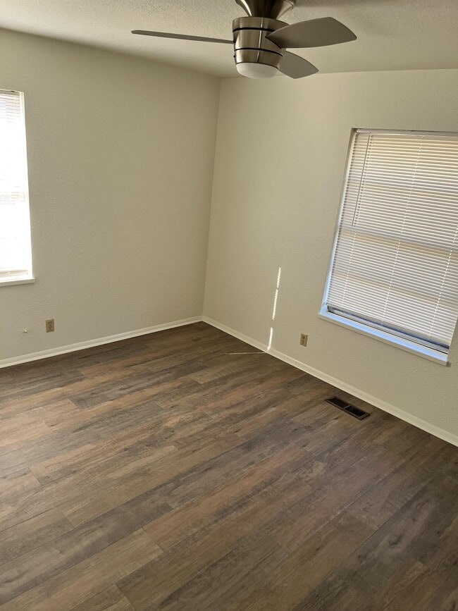 Building Photo - 135 Orchard Dr