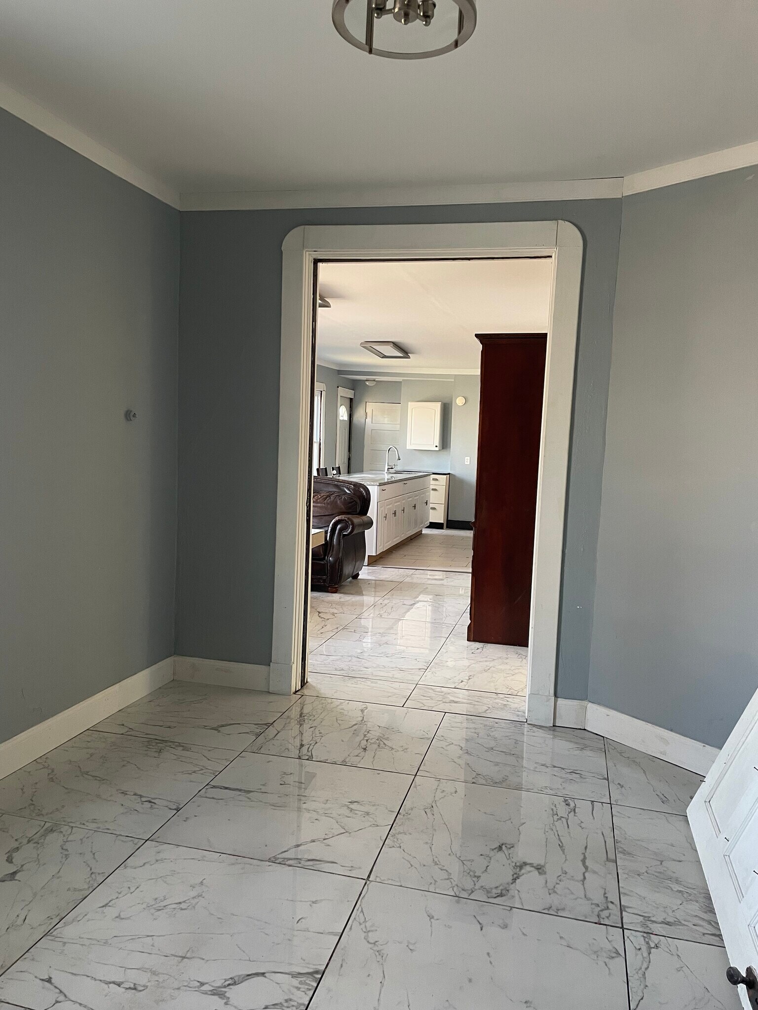 Building Photo - 301 Riverside Ave