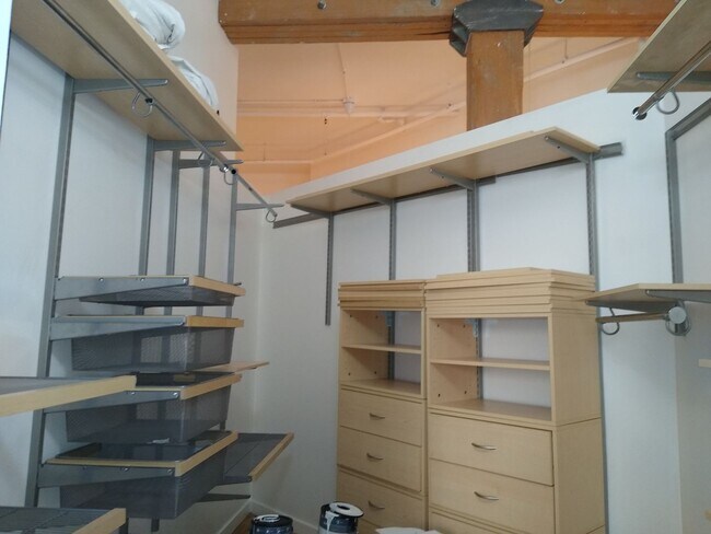 Building Photo - Loft Living At It's Finest In LODO!