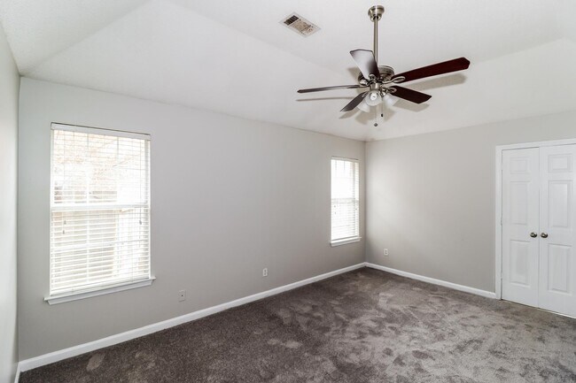 Building Photo - 5591 Autumn Valley Dr
