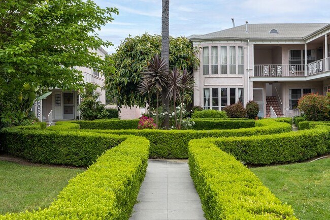 Building Photo - 5140 Clinton Avenue