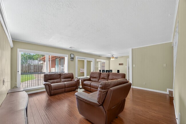 Building Photo - 9123 Langdon Ln