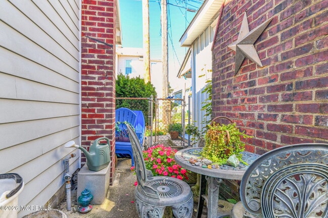 Building Photo - 78 New York Ave