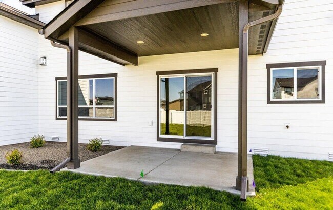 Building Photo - 2743 N Neptune Street