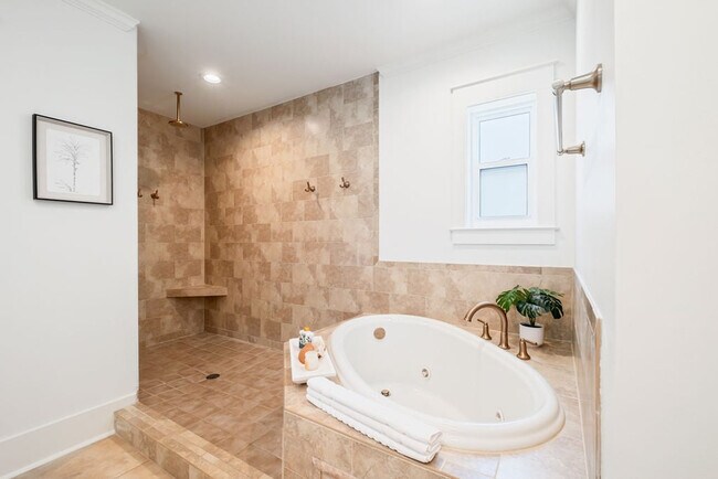 Building Photo - 22022 Front Beach Rd