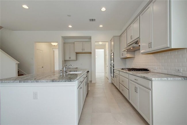 Building Photo - 113 Meadow Wood Cv