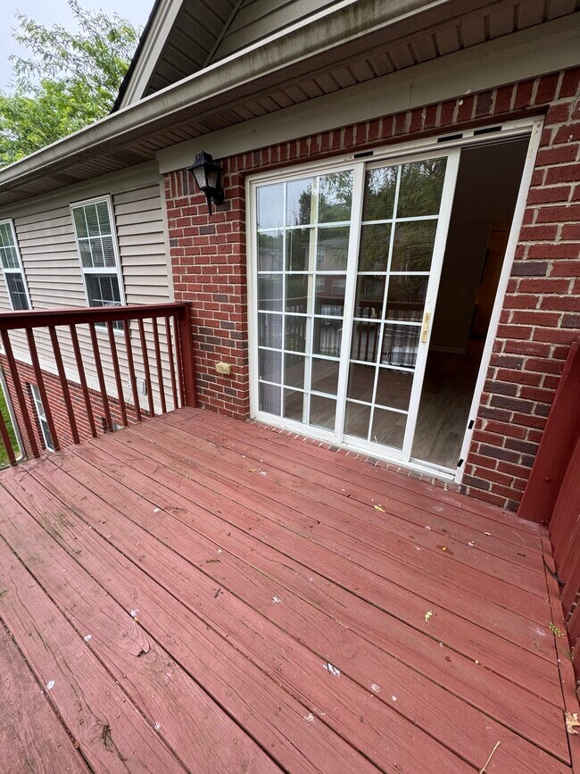 Building Photo - Woodfield