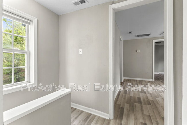 Building Photo - 1511 Highland Ave