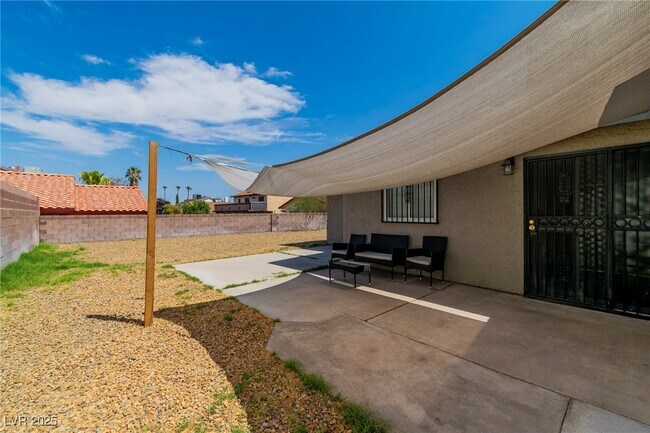 Building Photo - 3780 Avila St