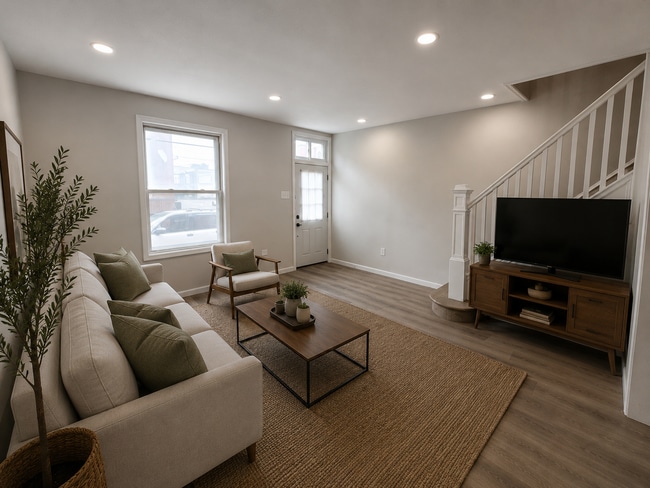 Building Photo - Beautiful Newly-Renovated Home!