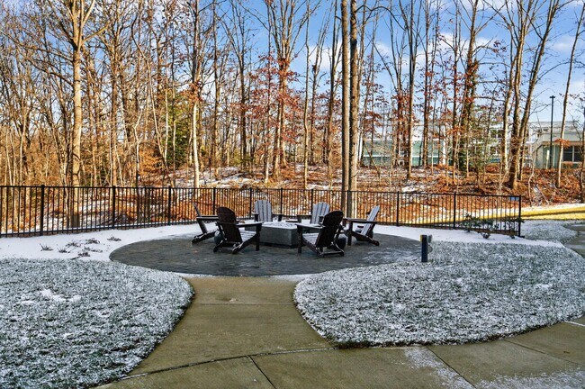 Building Photo - 76 Old Mill Bottom Rd N