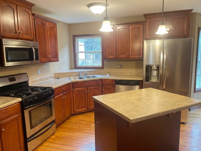 Building Photo - 1185 Eller Wood Dr