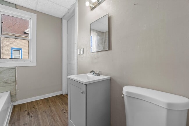 Building Photo - 26th St Milwaukee Duplex