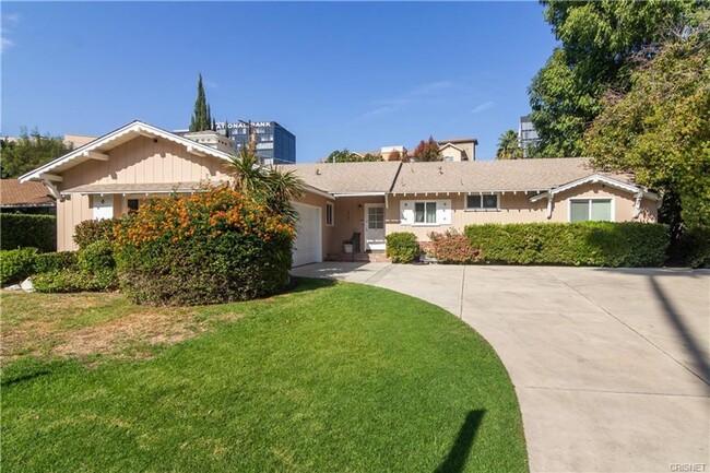 Primary Photo - Charming 1950's Home in Encino, CA