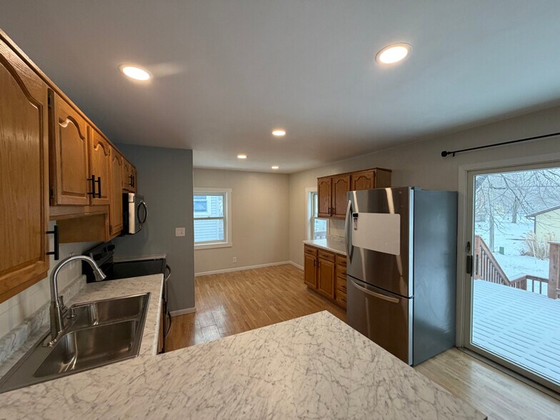 Building Photo - 301 Leif Erikson Dr