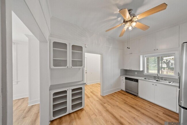 Building Photo - 159 6th St
