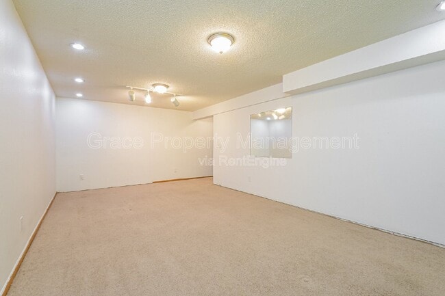 Building Photo - 11748 Fillmore Pl