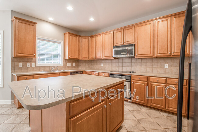 Building Photo - 515 Adeline Ct