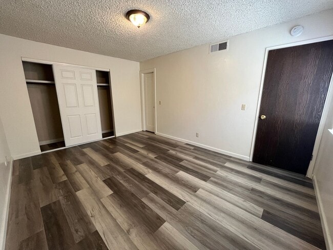 Building Photo - 3581