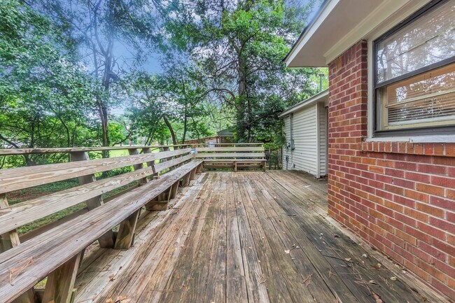 Building Photo - 401 Conwell Rd