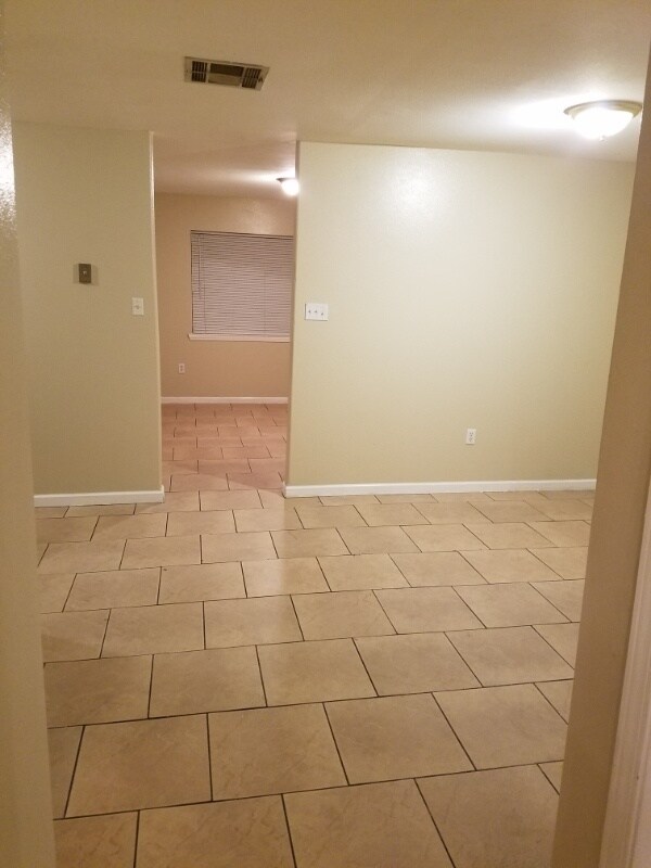 Building Photo - 3873 W Louisiana State Dr