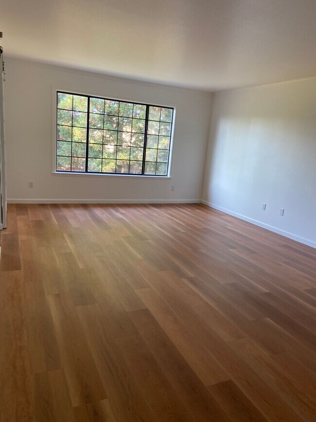 Building Photo - 1725 Tampico Ct