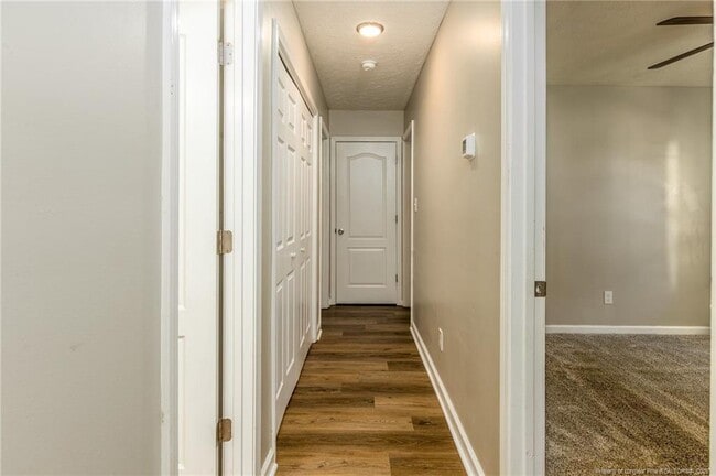Building Photo - 300 Pageant Ct