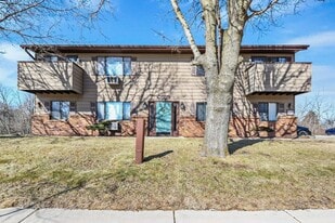 Building Photo - 141 Maple Ave S