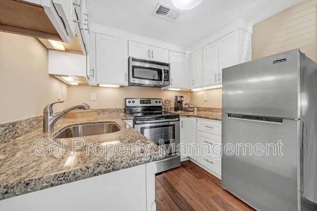 Building Photo - 20800 Locust Dr