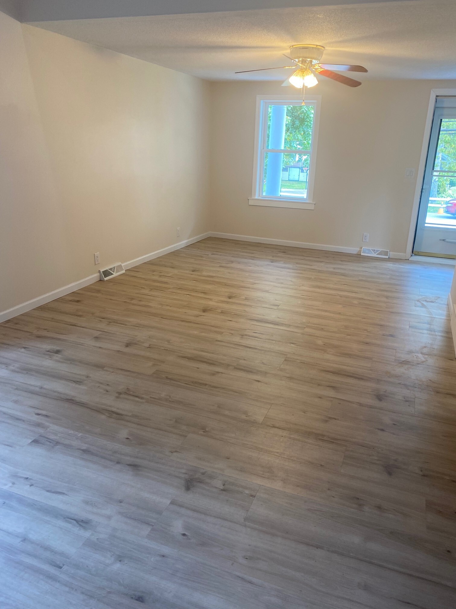 LIVING ROOM - 3316 Asbury Rd