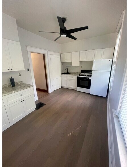 Kitchen - 205 Western Ave