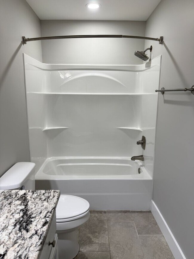 Building Photo - **NEW PRICE** Spacious & Convenient!