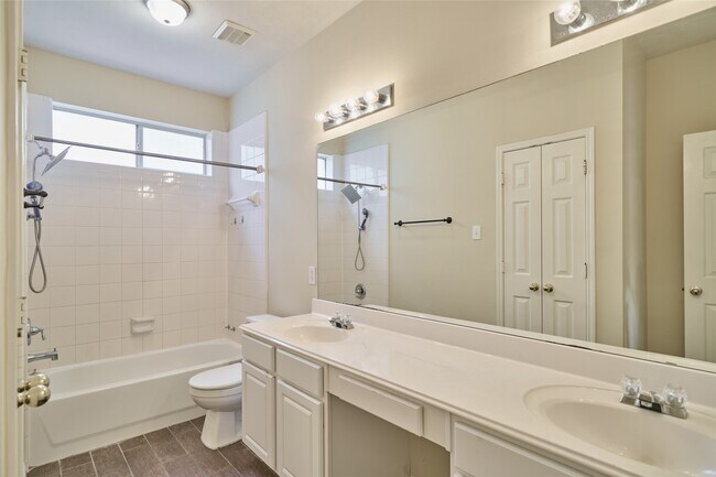 Building Photo - 15810 Ashton Hills Dr