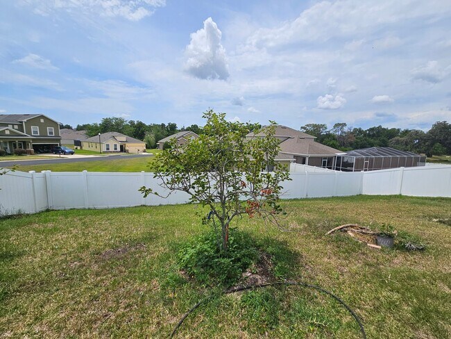 Building Photo - 5432 SW 49th Ave