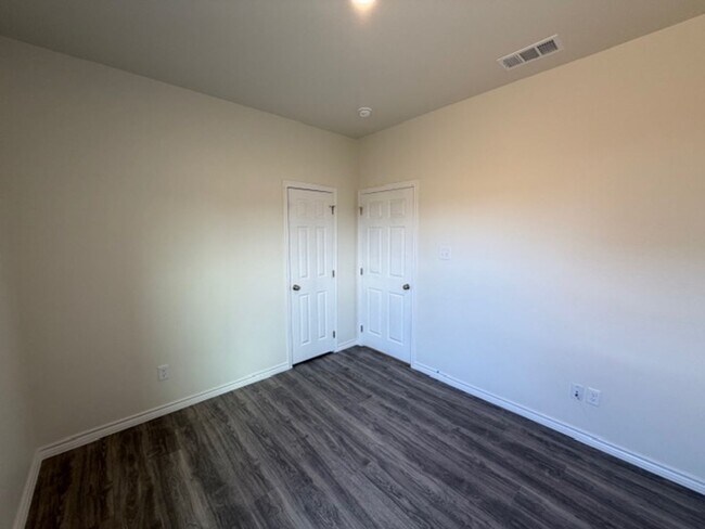 Building Photo - 1624 Pima Trail