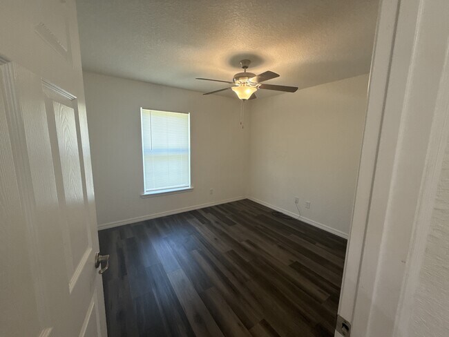 Building Photo - 9 Malauka Loop