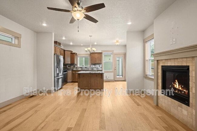 Building Photo - 909 N 31st St
