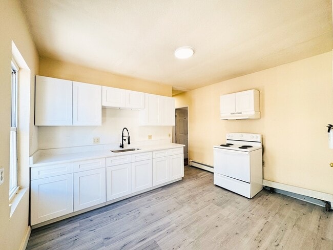 Building Photo - 513 Washington St